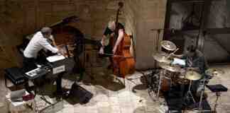 Vito Liturri trio in concerto al chiostro del Palazzo di città
