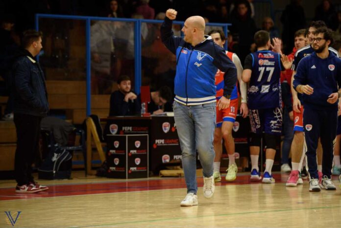 Coach Felice Carnicella
