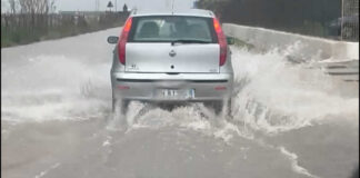 Maltempo in Puglia con disagi ovunque tra allagamenti, strade in tilt e cadute di alberi