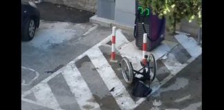 Paura a Corato: va a fuoco la carrozzina, uomo salvato dai vicini