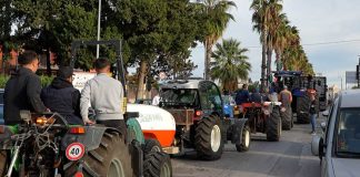 Agricoltori e autotrasportatori ancora in corteo contro il caro carburanti: da domani blocchi a oltranza